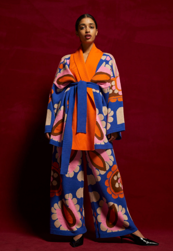 Jaket Kimono dengan Detail Kerah Yang Anggun